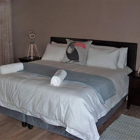 The Courtyard Guest House Clarens Bagian luar foto