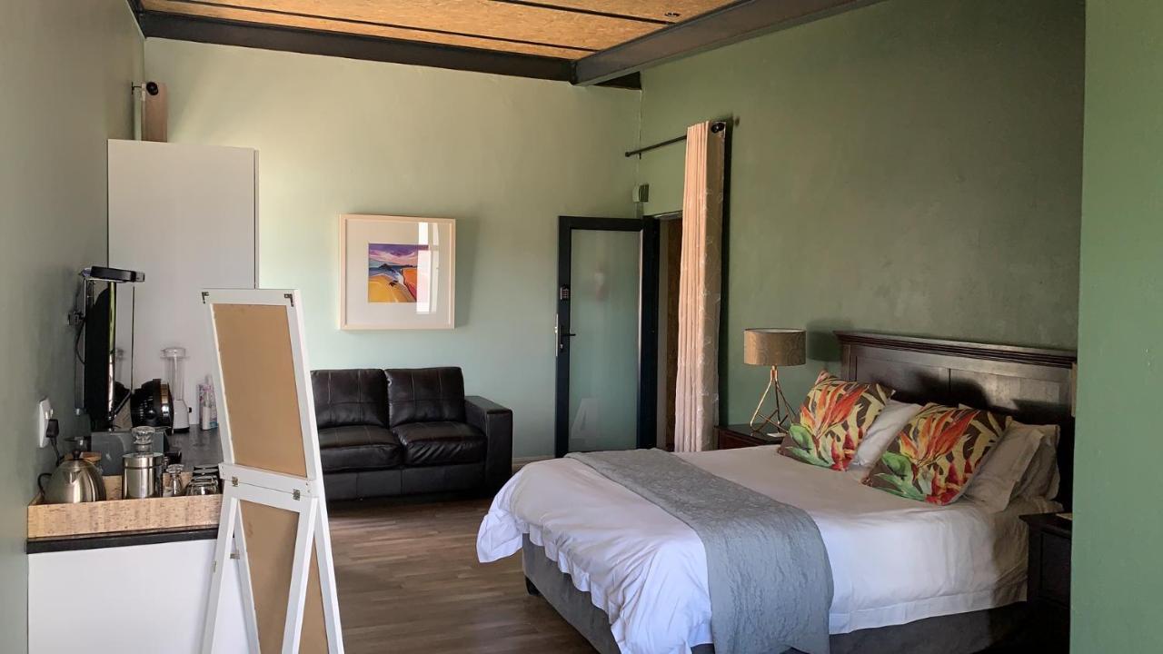 The Courtyard Guest House Clarens Bagian luar foto
