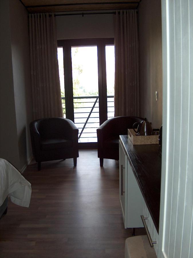 The Courtyard Guest House Clarens Bagian luar foto