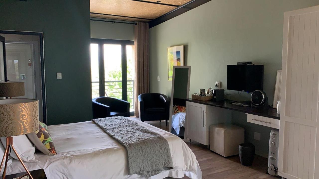 The Courtyard Guest House Clarens Bagian luar foto