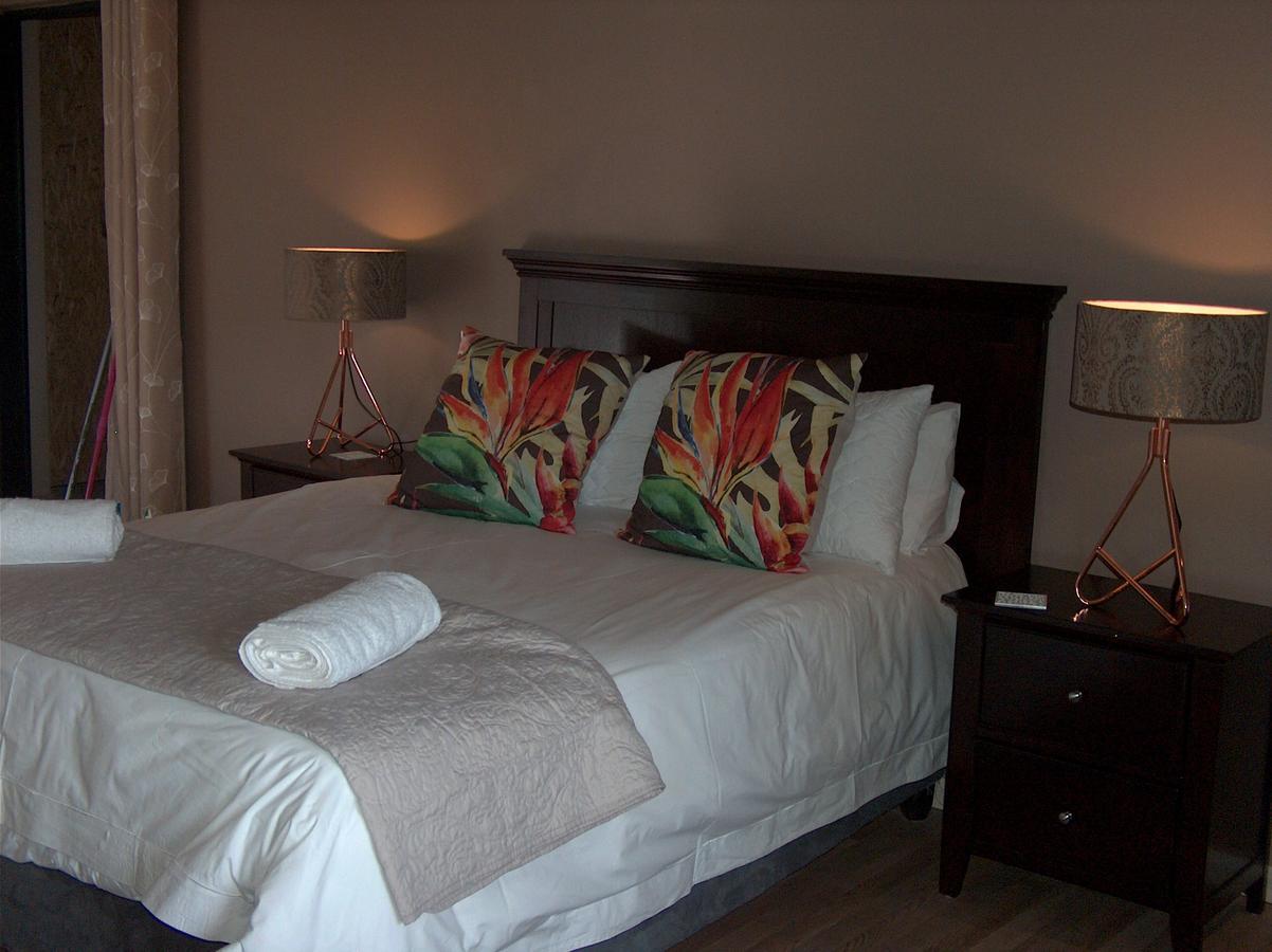 The Courtyard Guest House Clarens Bagian luar foto