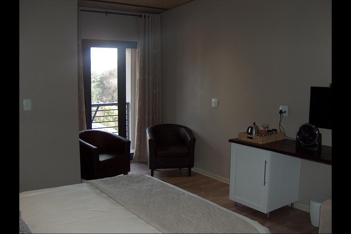 The Courtyard Guest House Clarens Bagian luar foto